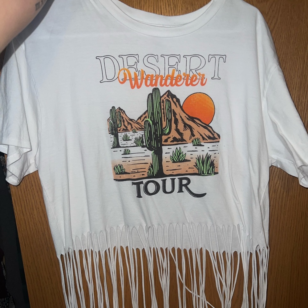 White festival t shirt w fringe